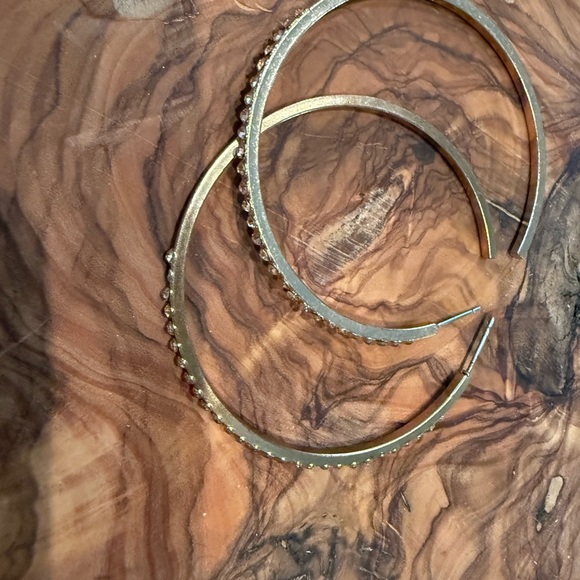 Elegant copper rose gold color Women's earring - Picture 2 of 3